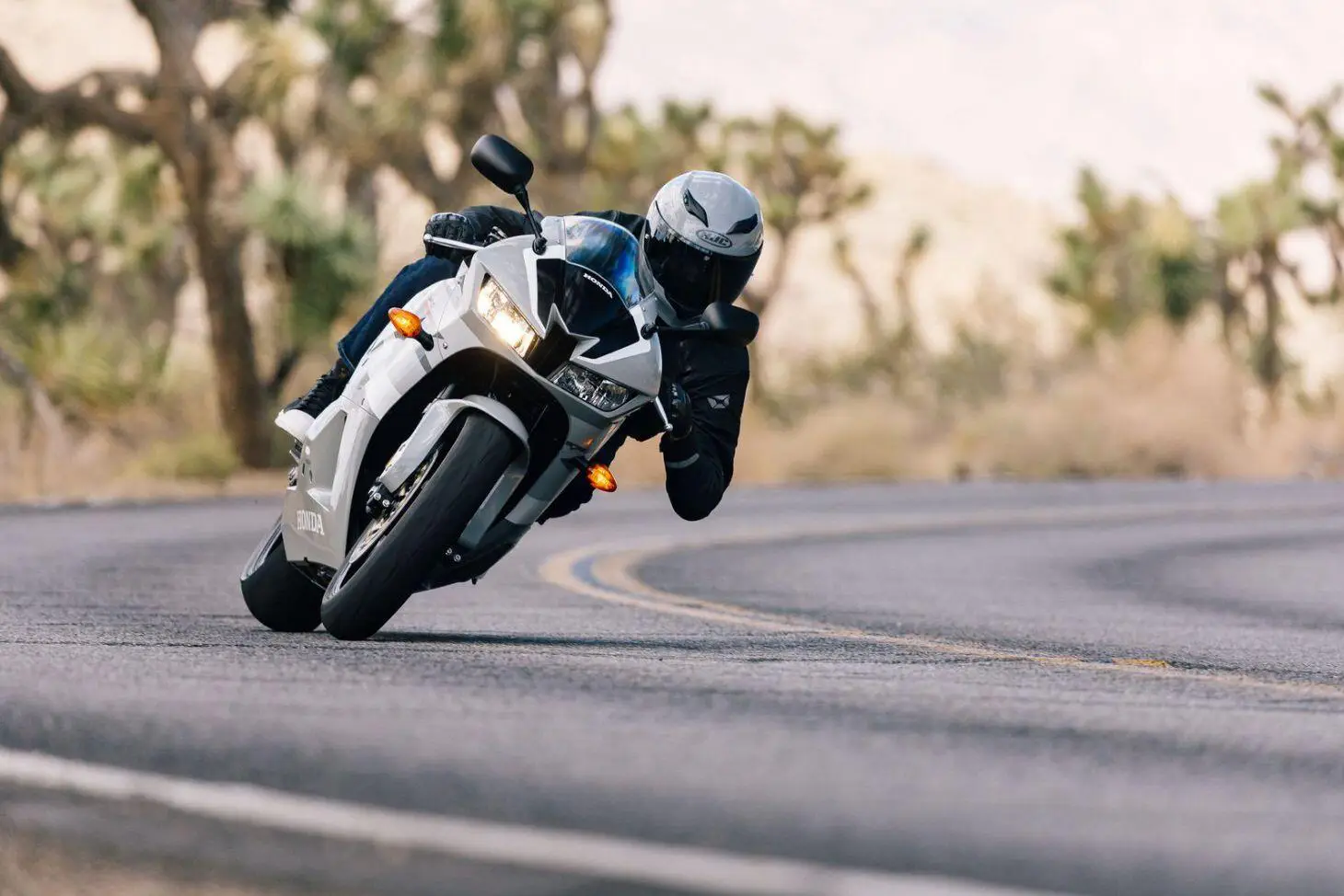 casco-hjc-i11-gridctax-3